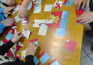 Układanie puzzli okolicznościowych