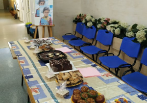 Ciasta upieczone przez uczniów szkoły