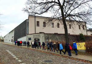 Spacer w kierunku Muzeum Pamięci Narodowej w Kielcach