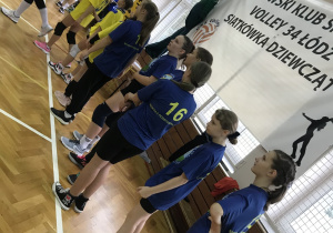 Siatkarska drużyna dziewcząt z naszej szkoły