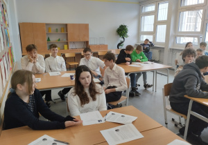 Uczestnicy Konkursu podczas analizy Deklaracji Schumana