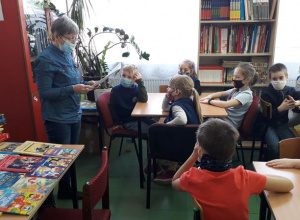 Zajęcia biblioteczne "W zaczarowanej krainie bajek i baśni"