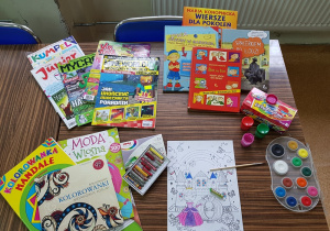 Książki, czasopisma, kolorowanki dla dzieci oraz artykuły plastyczne.