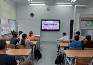 Klasa VII podczas turnieju klasowego z wykorzystaniem quizów Kahoot